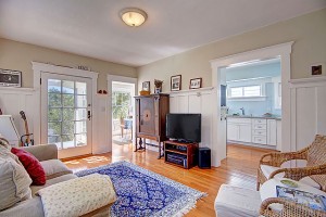 Charming Craftsman Cottage By The Sea!